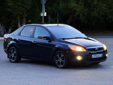 2010 Ford Focus II Рестайлинг, чёрный, 430000 рублей, вид 3