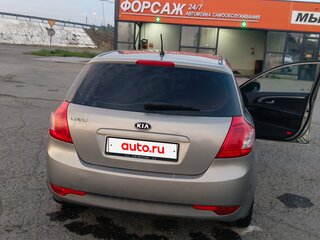 2010 Kia Ceed I, серебристый, 750000 рублей, вид 2
