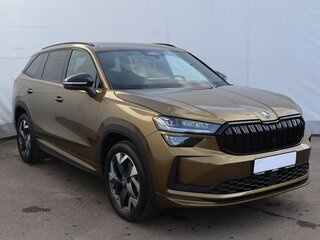 2025 Skoda Kodiaq II, жёлтый, 6200000 рублей, вид 3
