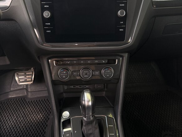 2018 Volkswagen Tiguan II, серый, 3000000 рублей - вид 10