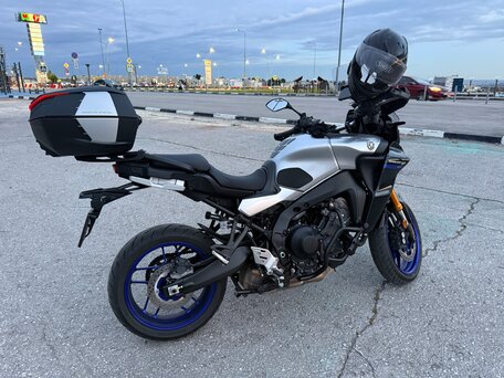 2022 Yamaha Tracer 9, серебристый, 1300000 рублей, вид 4