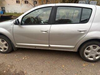 2012 Renault Sandero I, серебристый, 500000 рублей, вид 4