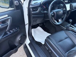 2021 Toyota Fortuner II Рестайлинг, белый, 6500000 рублей, вид 5