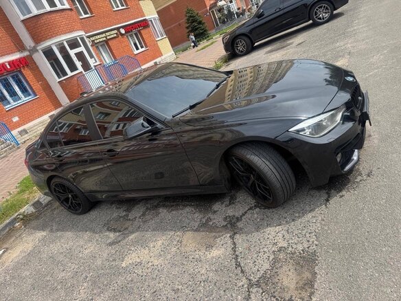 2015 BMW 3 серии 318i VI (F3x) Рестайлинг, чёрный, 1600000 рублей - вид 17