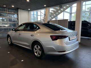 2021 Skoda Octavia IV (A8), серебристый, 2090000 рублей, вид 5