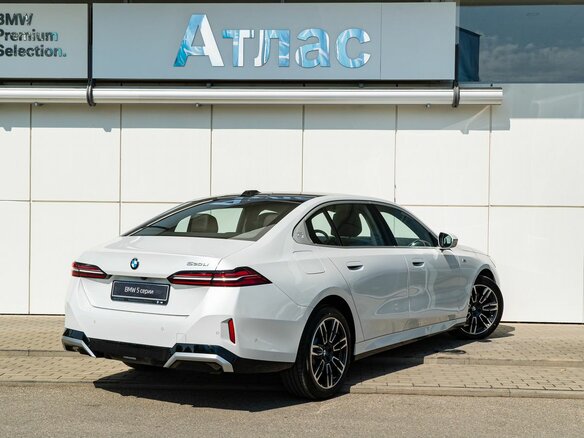 2025 BMW 5 серии Long 530Li VIII (G60/G61/G68), белый, 7290000 рублей - вид 1