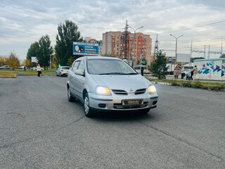 2002 Nissan Tino, серый, 399000 рублей, вид 4