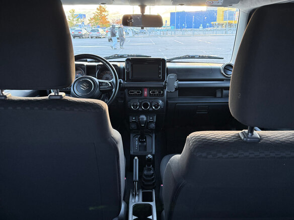 2020 Suzuki Jimny IV, серый, 2600000 рублей - вид 12