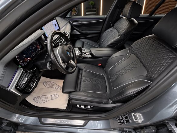 2021 BMW 5 серии 530d xDrive VII (G30/G31/G38) Рестайлинг, серебристый, 6300000 рублей - вид 6