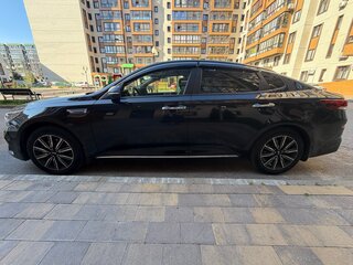 2019 Kia Optima IV Рестайлинг, чёрный, 1790000 рублей, вид 4