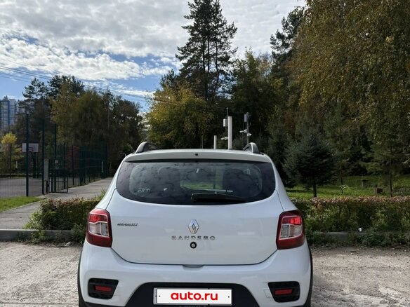 2018 Renault Sandero Stepway II Рестайлинг, белый, 910000 рублей - вид 3