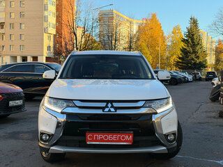 2015 Mitsubishi Outlander III Рестайлинг 2, белый, 1649000 рублей, вид 2