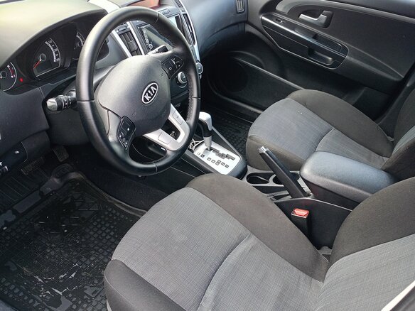 2011 Kia Ceed I Рестайлинг, серебристый, 750000 рублей - вид 9