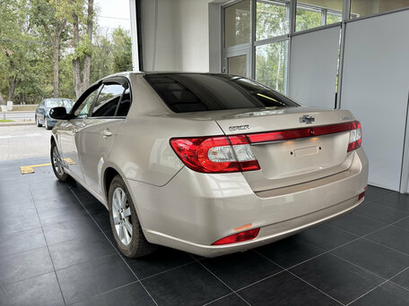 2012 Chevrolet Epica V250 Рестайлинг, бежевый, 500000 рублей, вид 4