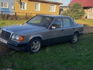 1990 Mercedes-Benz W124 230, бежевый, 220000 рублей, вид 1