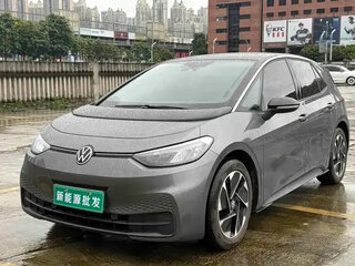 2024 Volkswagen ID.3 57.3 kWh I, серый, 2584099 рублей, вид 1