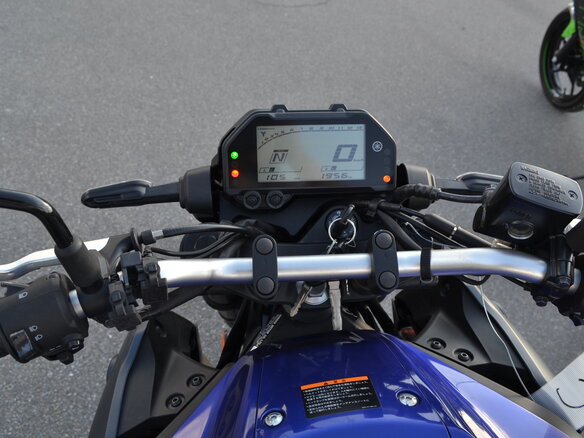 2023 Yamaha MT-03, белый - вид 20