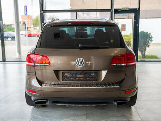 2013 Volkswagen Touareg II, коричневый, 2950000 рублей, вид 5