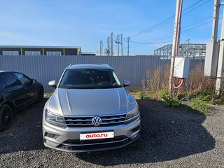 2017 Volkswagen Tiguan II, серебристый, 2450000 рублей, вид 1