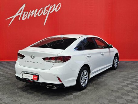 2018 Hyundai Sonata VII (LF) Рестайлинг, белый, 1695000 рублей, вид 5