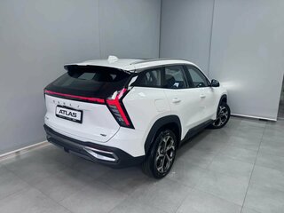 2026 Geely Atlas II, белый, 3349990 рублей, вид 3