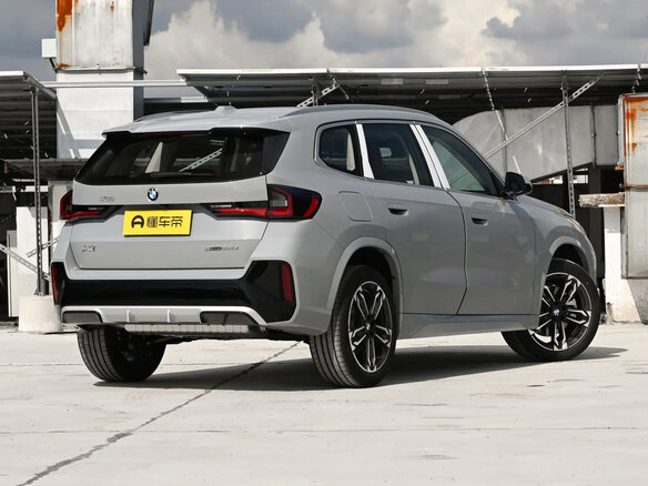 2023 BMW X1 Long 20Li sDrive III (U11/U12), серебристый, 2840000 рублей - вид 3