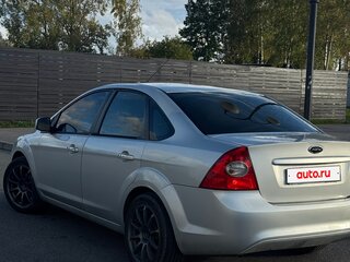 2011 Ford Focus II Рестайлинг, серебристый, 550000 рублей, вид 4