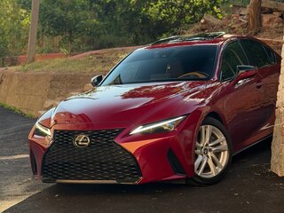 2023 Lexus IS 300 III Рестайлинг 2, красный, 3280000 рублей, вид 1