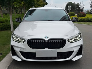 2023 BMW 1 серии 120i III (F52) Рестайлинг, белый, 1850000 рублей, вид 1