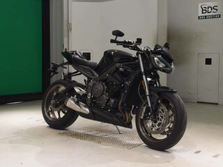 2022 Triumph Street Triple, чёрный, 1176000 рублей, вид 3