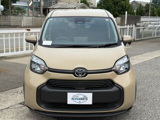 2023 Toyota Sienta III, бежевый, 1029008 рублей, вид 2