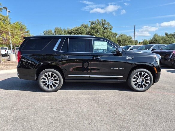 2026 GMC Yukon V Рестайлинг, чёрный - вид 8