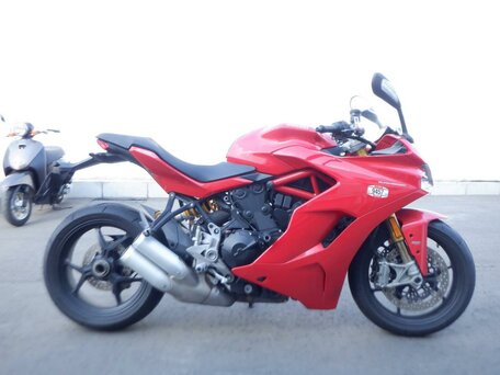 2019 Ducati Supersport, красный, 927000 рублей, вид 2
