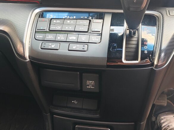 2019 Honda Stepwgn Spada V Рестайлинг, белый - вид 15