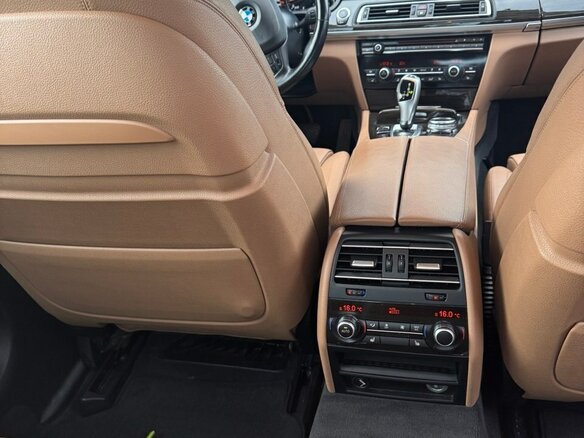 2015 BMW 7 серии 730d xDrive V (F01/F02/F04) Рестайлинг, чёрный, 2400000 рублей - вид 12