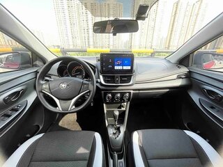 2023 Toyota Yaris L XP150 Рестайлинг, красный, 1300000 рублей, вид 5