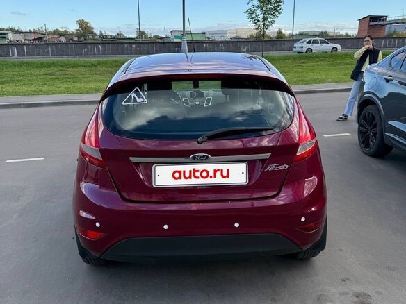 2012 Ford Fiesta Mk6, пурпурный, 480000 рублей - вид 4