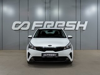 2021 Kia Rio IV Рестайлинг, белый, 1499000 рублей, вид 3