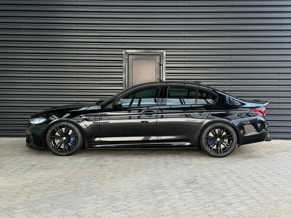 2018 BMW M5 Competition VI (F90), чёрный, 7313000 рублей - вид 1