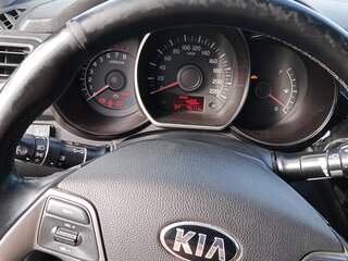 2016 Kia Rio III Рестайлинг, белый, 1400000 рублей, вид 4