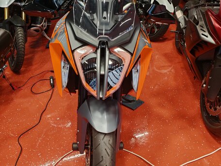 2023 KTM 1290 Super Duke GT, оранжевый, 1600000 рублей, вид 1