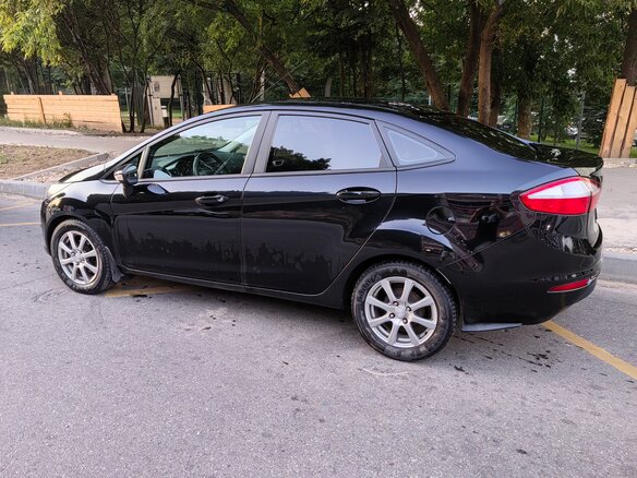 2015 Ford Fiesta Mk6 Рестайлинг, чёрный, 650000 рублей - вид 5