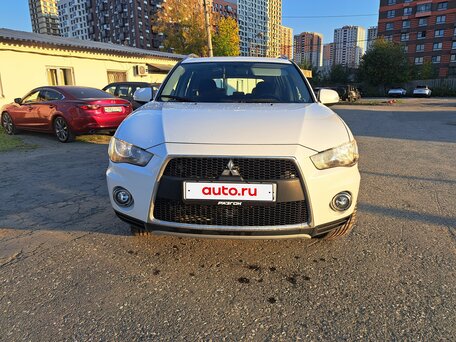 2010 Mitsubishi Outlander II Рестайлинг, белый, 1100000 рублей, вид 1