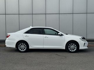 2017 Toyota Camry VII (XV50) Рестайлинг, белый, 1600000 рублей, вид 5