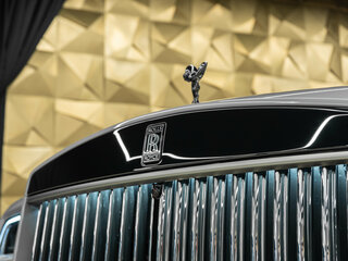2026 Rolls-Royce Cullinan Black Badge I Рестайлинг (Series II), серый, 72990000 рублей, вид 5