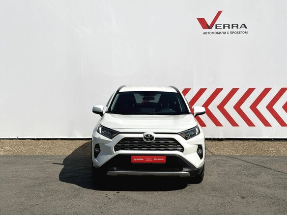 2020 Toyota RAV4 V (XA50), белый, 3120000 рублей - вид 3