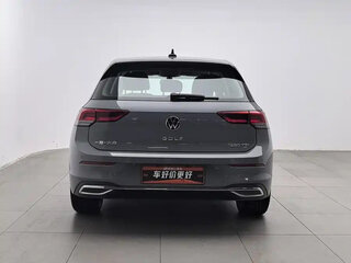 2022 Volkswagen Golf VIII, серебристый, 1750000 рублей, вид 3