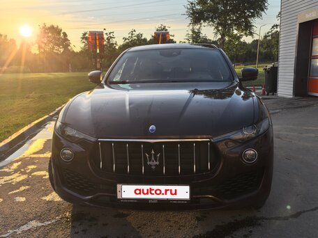 2017 Maserati Levante I, коричневый, 2999999 рублей, вид 2