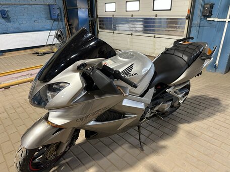 2003 Honda VFR 800, серебристый, 350000 рублей, вид 1