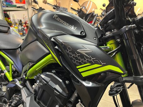 2021 Kawasaki Z 900, серый, 825000 рублей, вид 5